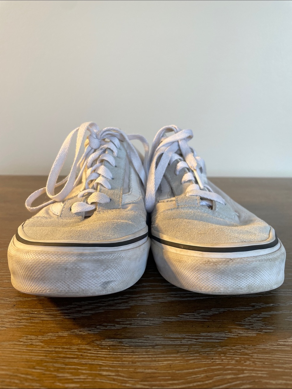 Vans Low-Top Suede Sneakers in Light Gray and White - Picture 8 of 8